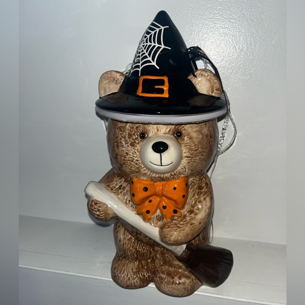 NWT - TIKTOK VIRAL HALLOWEEN CREEPY CRITTERS WITCH BEAR COOKIE JAR